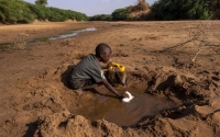 Hàng triệu trẻ em châu Phi đối mặt với nguy cơ thiếu nước