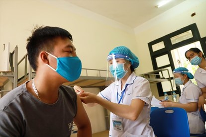 Tối 20/12 Việt Nam ghi nhận 14.977 ca nhiễm mới COVID-19
