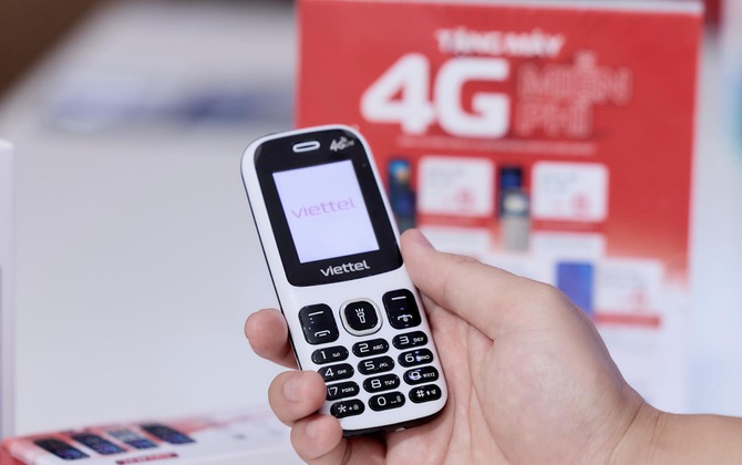 Viettel hỗ trợ khách hàng chuyển đổi dịch vụ 4G khi tắt sóng 2G