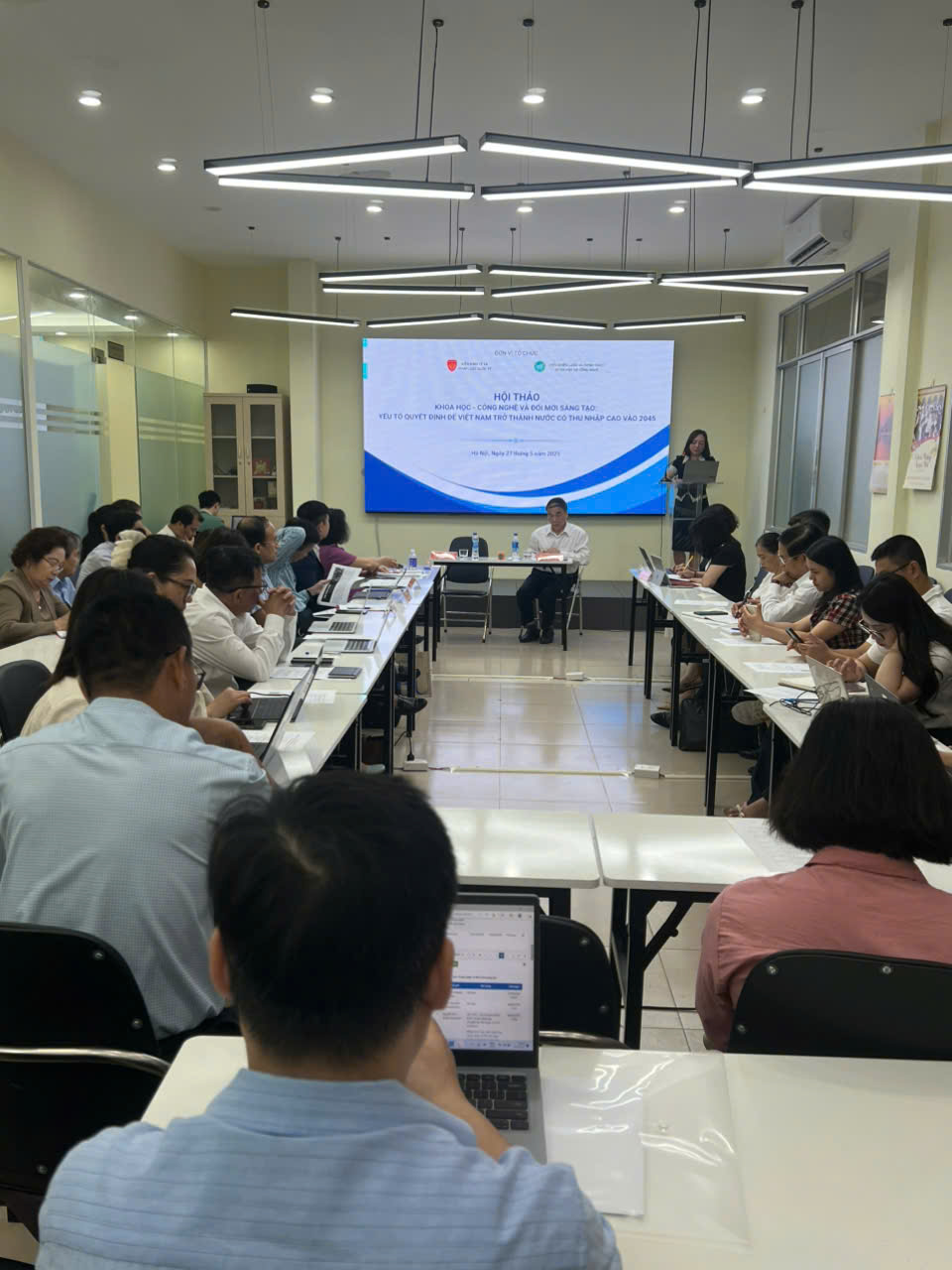 Hình ảnh: Hội thảo: KHOA HỌC CÔNG NGHỆ VÀ ĐỔI MỚI SÁNG TẠO: YẾU TỐ QUYẾT ĐỊNH ĐỂ VIỆT NAM TRỞ THÀNH NƯỚC CÓ THU NHẬP CAO VÀO NĂM 2045 số 2