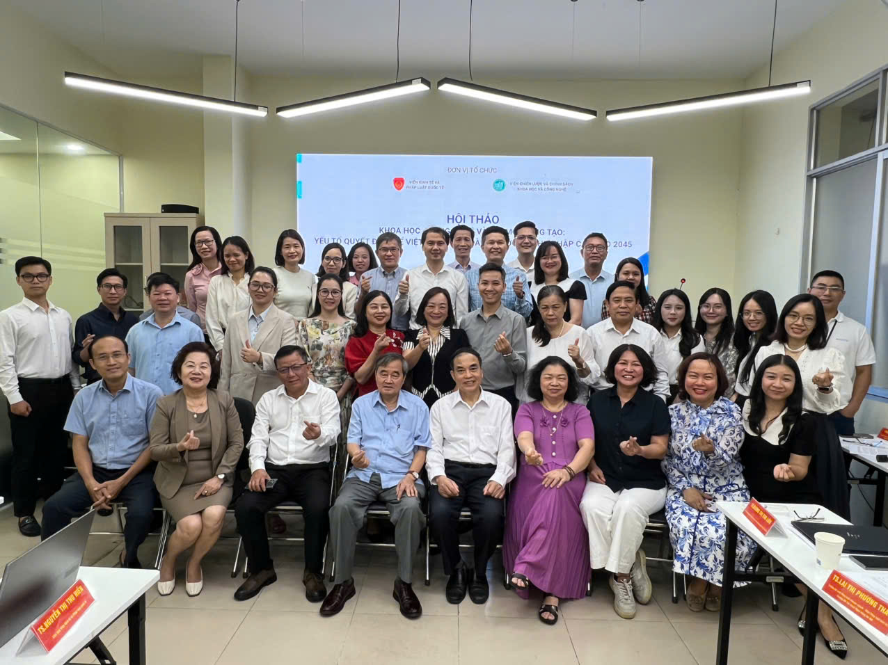 Hình ảnh: Hội thảo: KHOA HỌC CÔNG NGHỆ VÀ ĐỔI MỚI SÁNG TẠO: YẾU TỐ QUYẾT ĐỊNH ĐỂ VIỆT NAM TRỞ THÀNH NƯỚC CÓ THU NHẬP CAO VÀO NĂM 2045 số 4