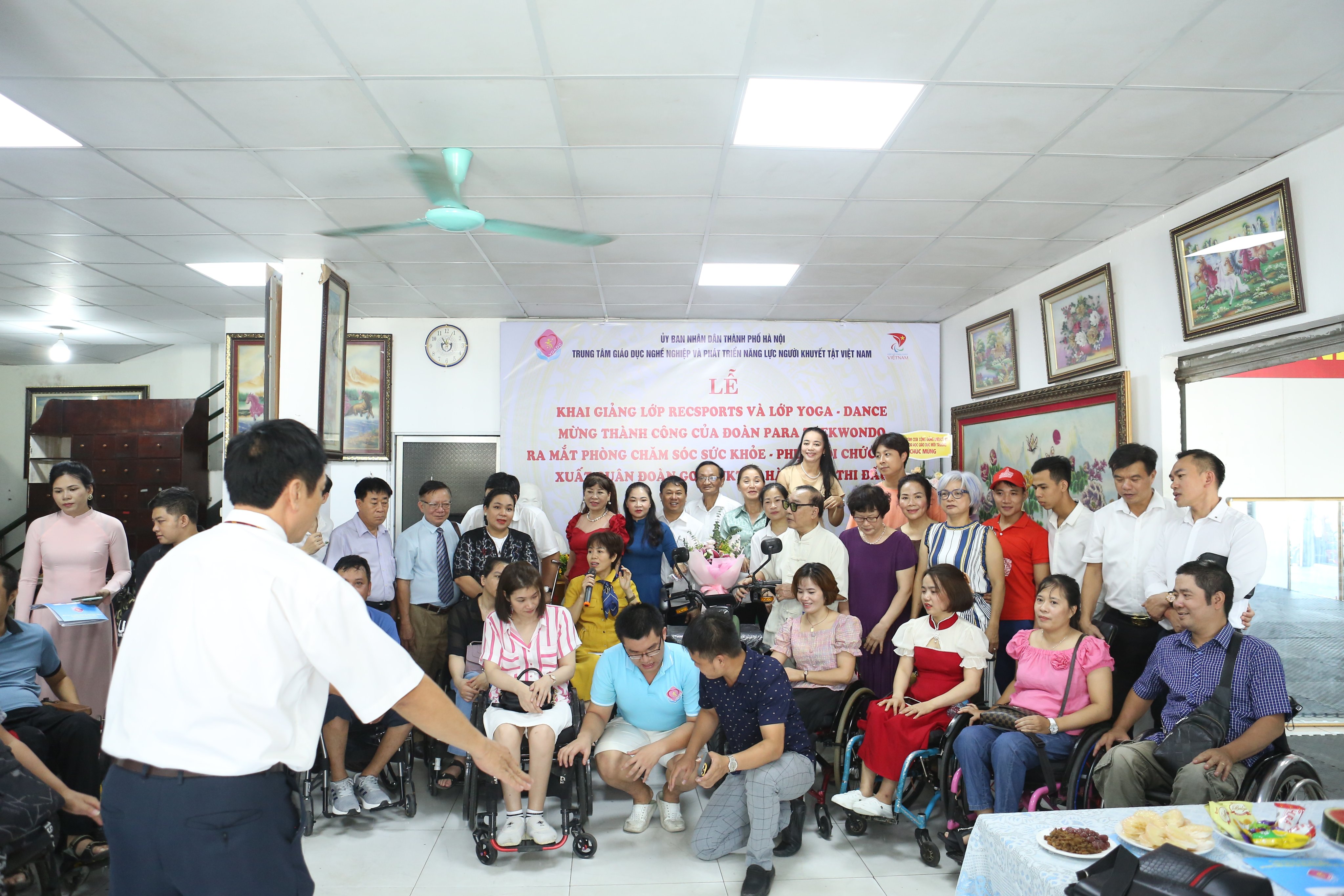 Hình ảnh: Sôi nổi ngày khai giảng, mừng công Taekwondo và ra mắt phòng chăm sóc sức khỏe phục hồi chức năng số 1