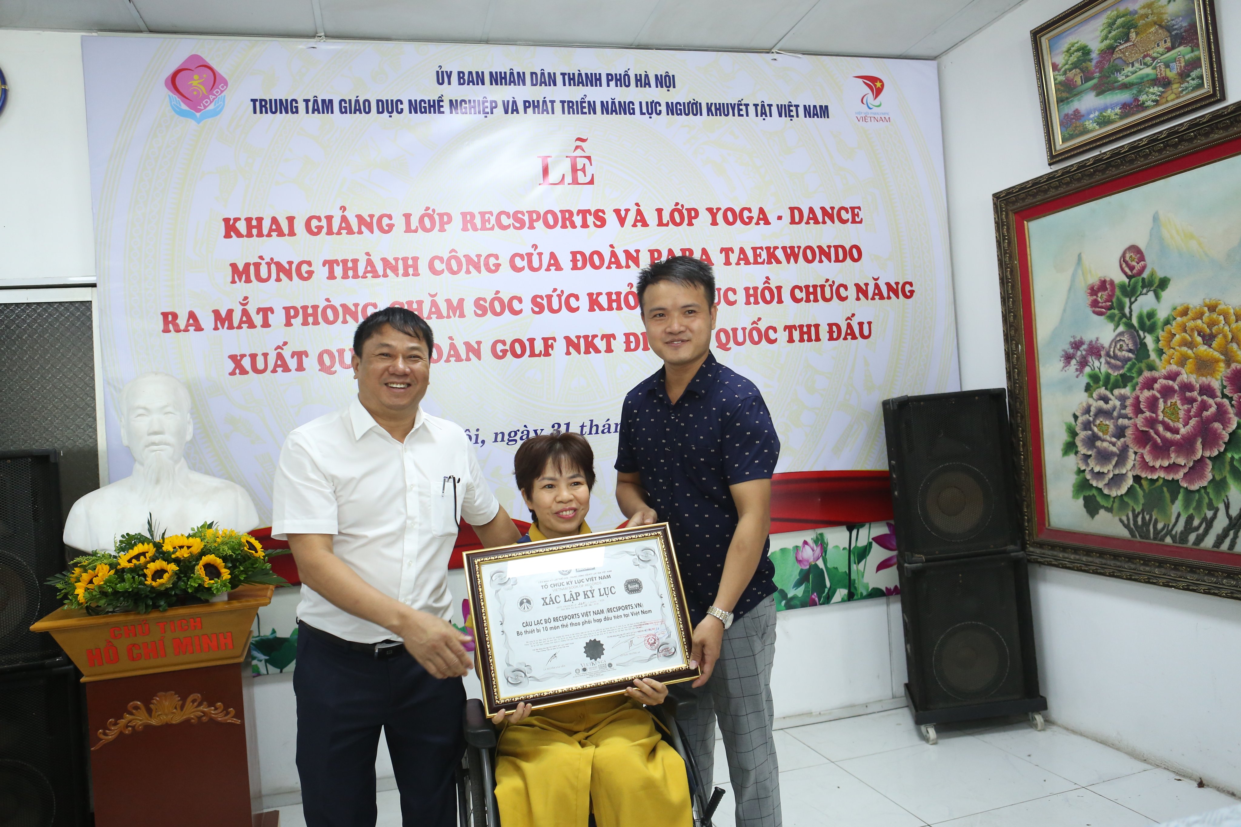 Hình ảnh: Sôi nổi ngày khai giảng, mừng công Taekwondo và ra mắt phòng chăm sóc sức khỏe phục hồi chức năng số 15