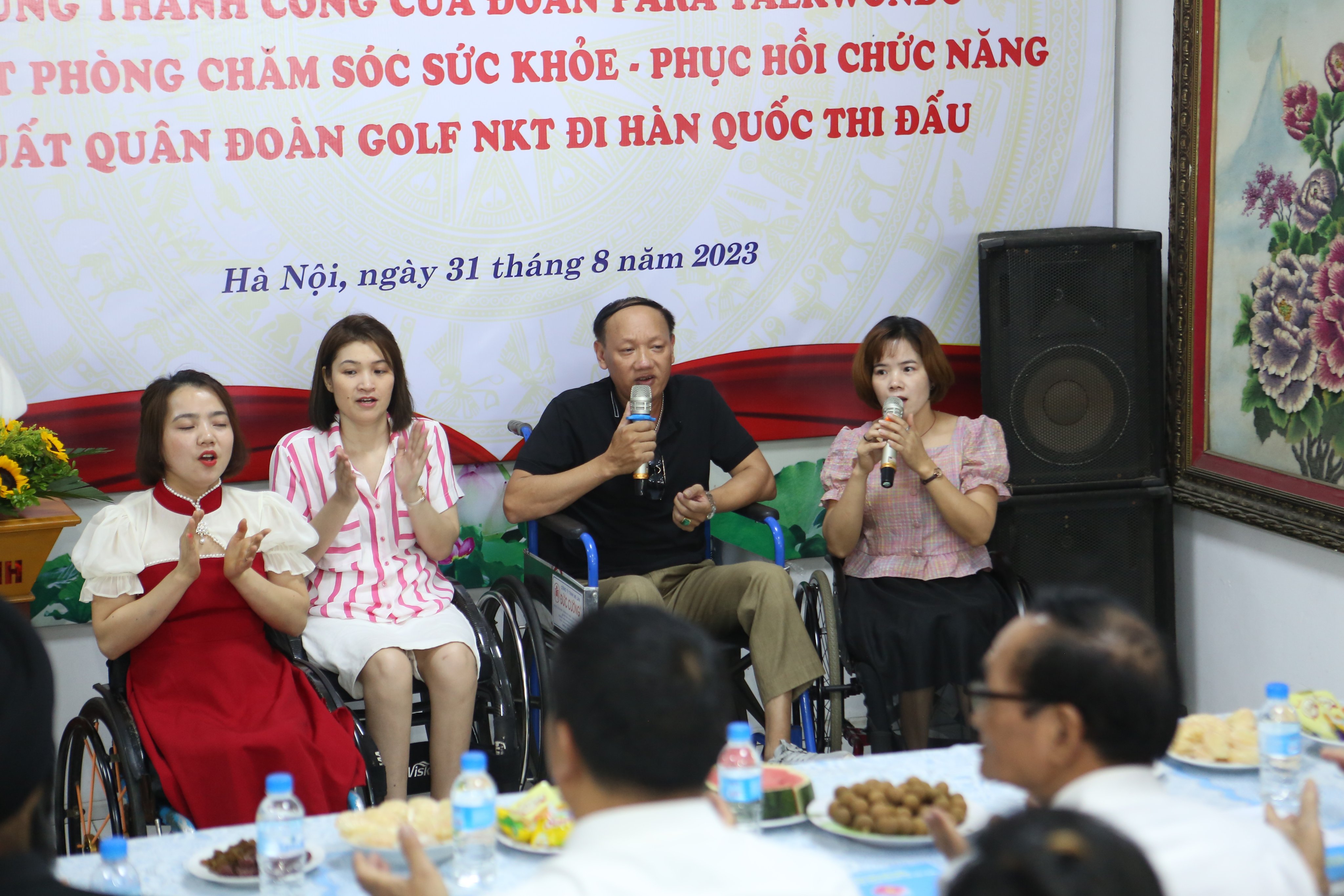 Hình ảnh: Sôi nổi ngày khai giảng, mừng công Taekwondo và ra mắt phòng chăm sóc sức khỏe phục hồi chức năng số 32